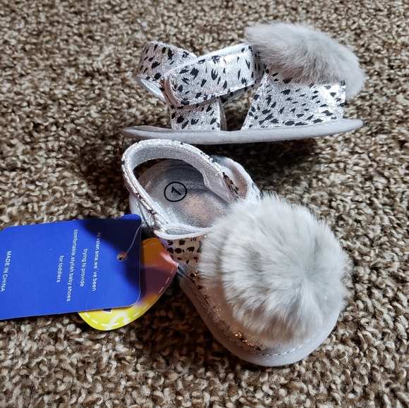 Baby Pom Pom top sandals - Picture 2 of 15